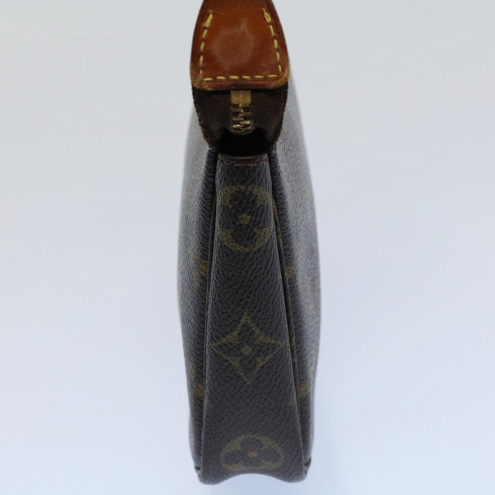 Louis Vuitton Pochette Accessoire