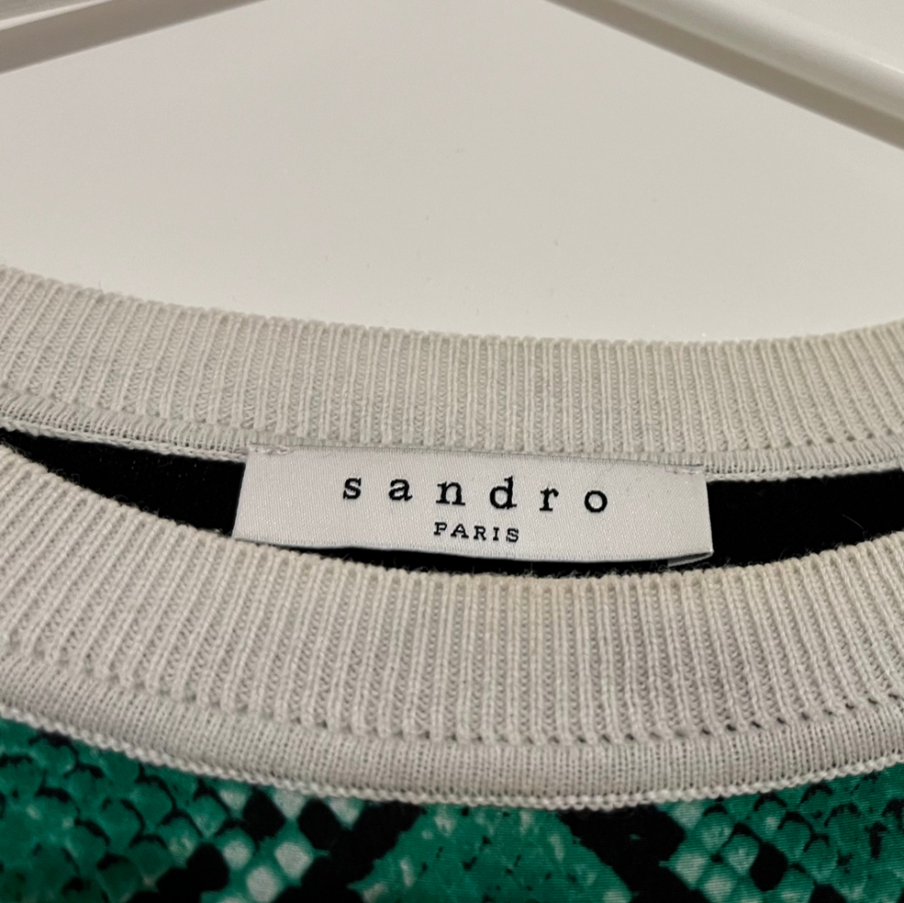 Sandro T-shirt en soie blanc/vert imprimé serpent, coton/cachemire noir