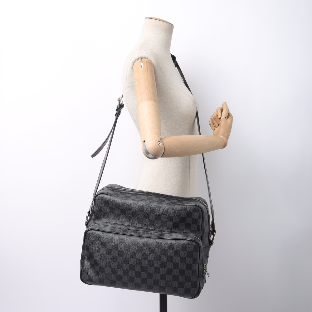 Louis Vuitton Damier Graphite Leoh Messenger Bag
