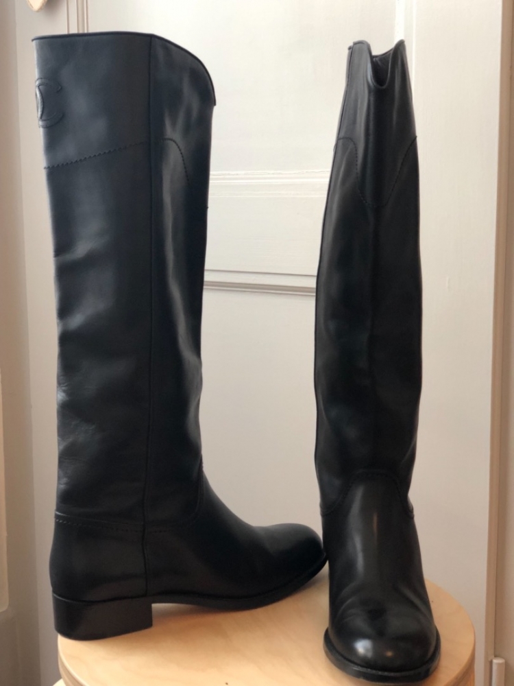 Chanel Stiefel