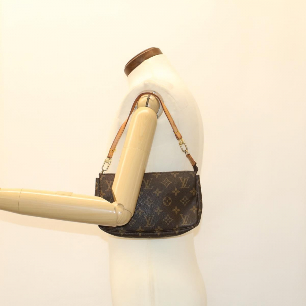 Louis Vuitton Pochette Accessoire