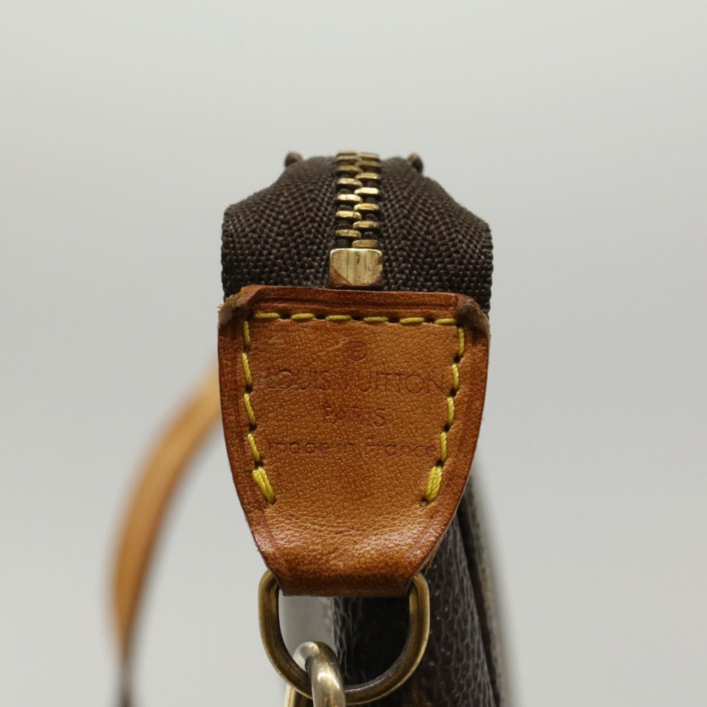 Louis Vuitton Pochette Accessoire