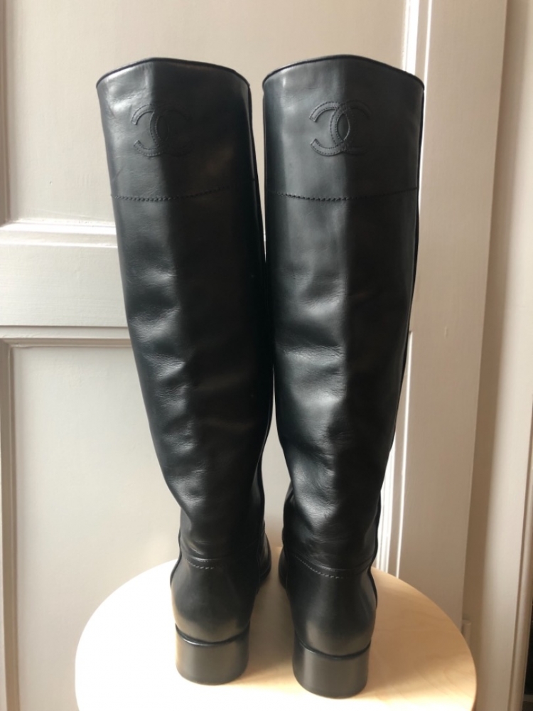 Chanel Stiefel