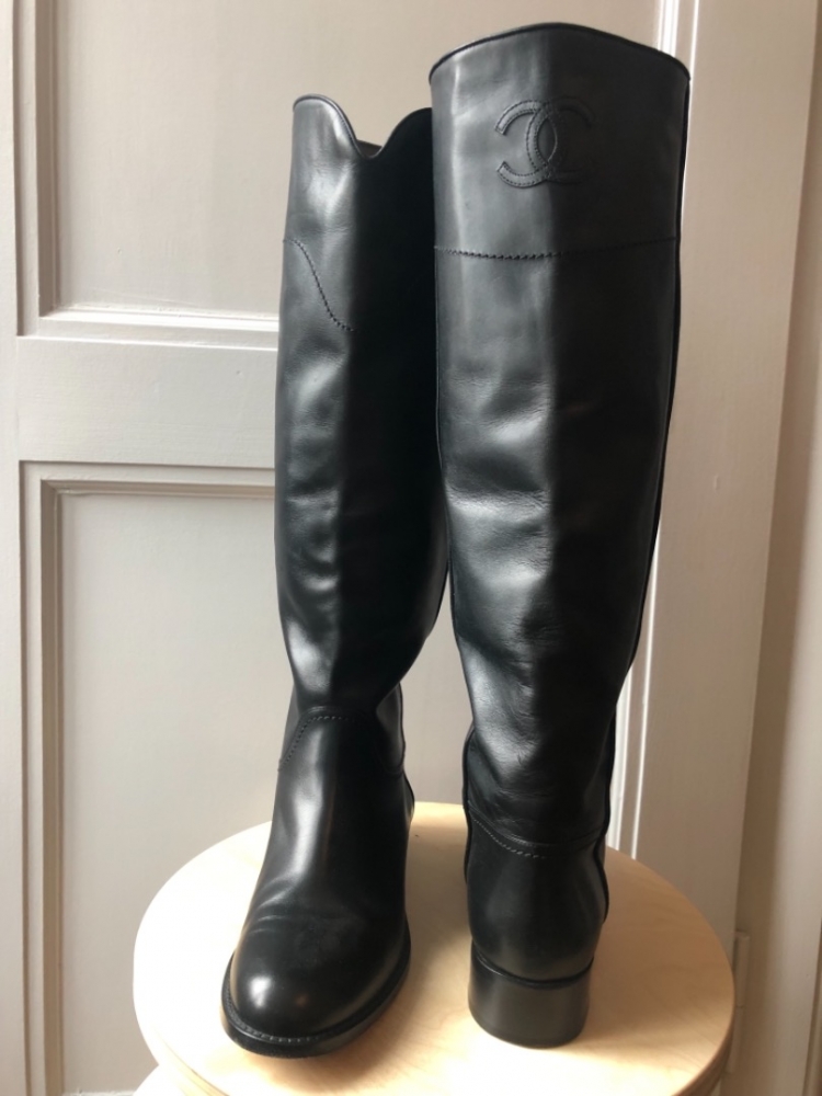 Chanel Stiefel