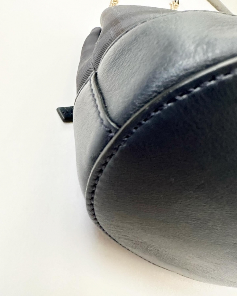 Burberry Mini-Eimertasche