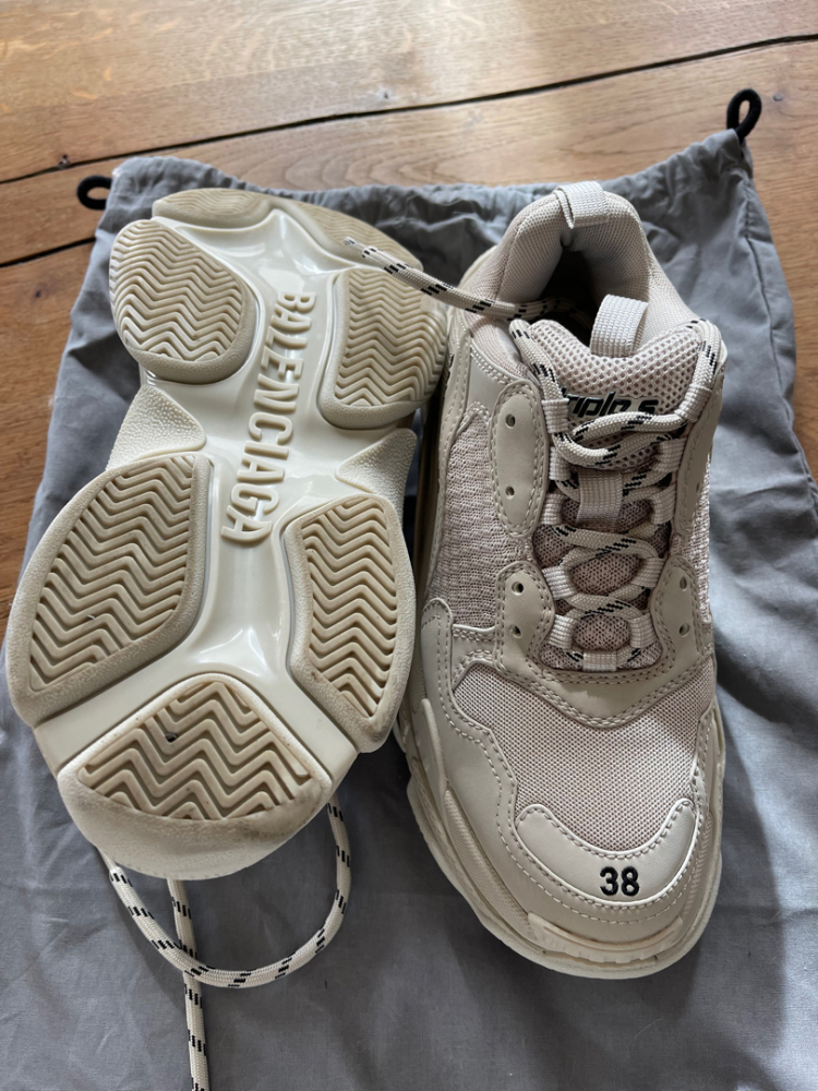Balenciaga Triple s