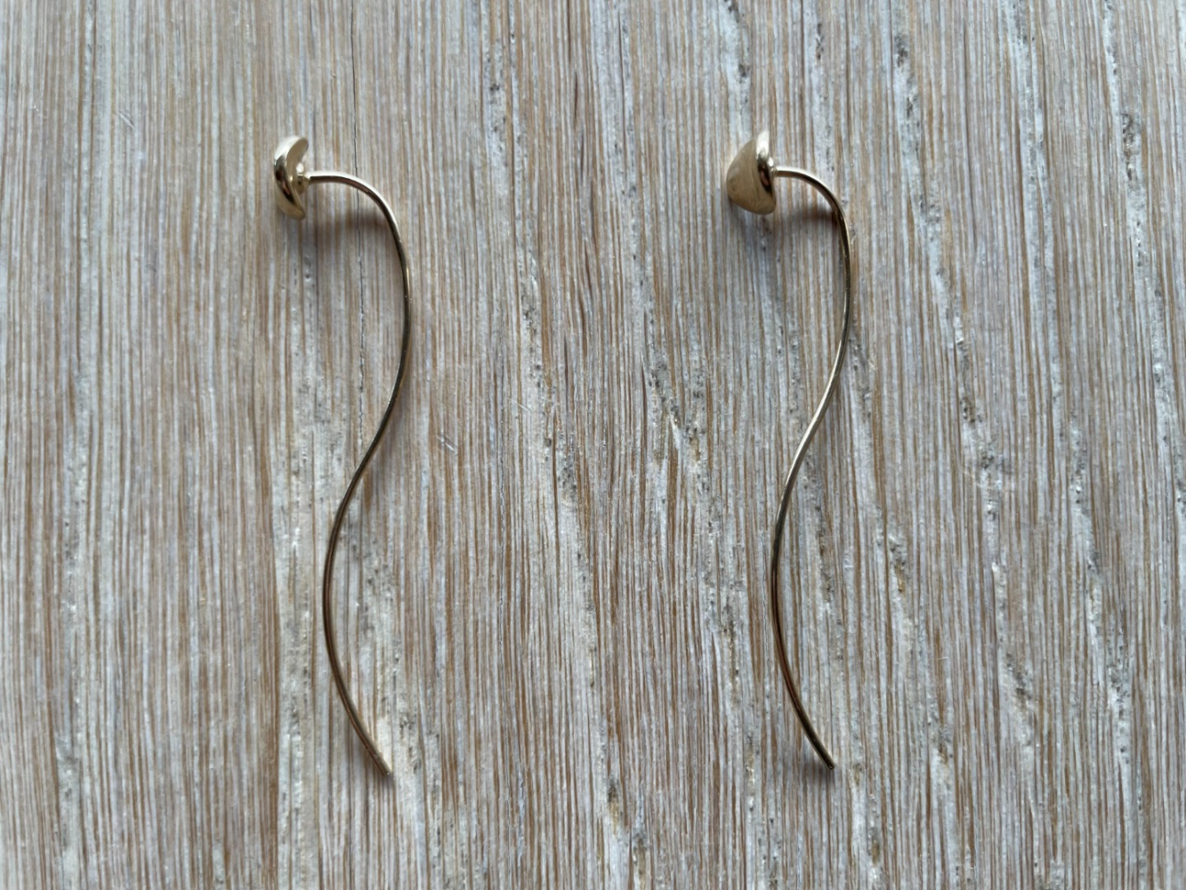 Saks Fifth Avenue boucles d'oreilles en fil ondulé en or 14K