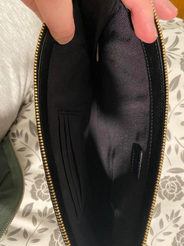 Furla Clutch mit einem Halstuch