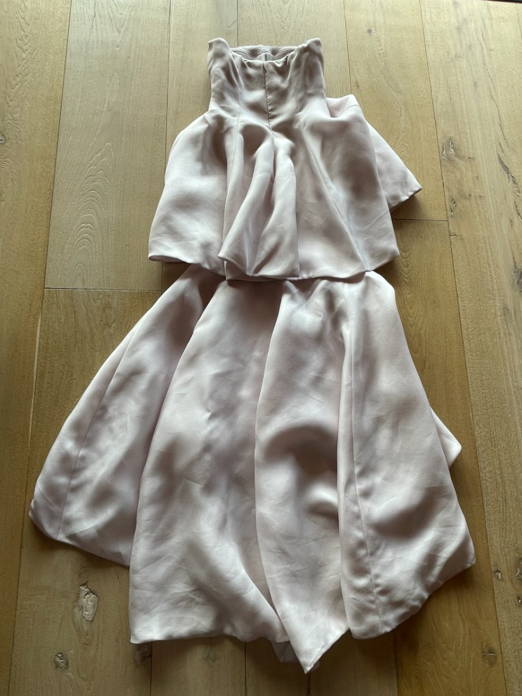 Christian Dior Robe en soie pâle avec traîne