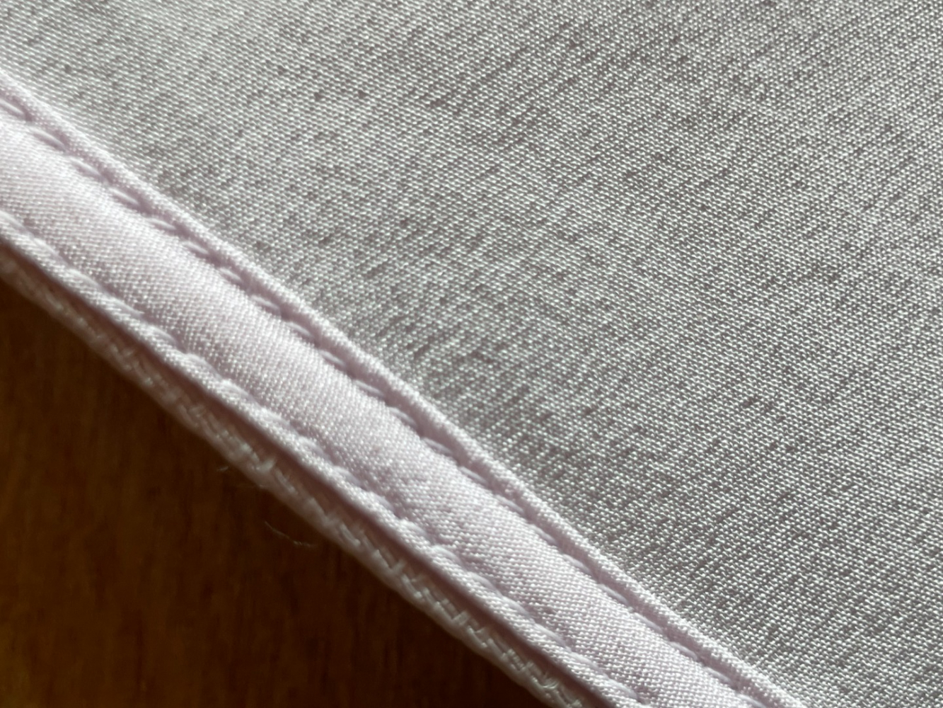 Christian Dior Robe en soie pâle avec traîne