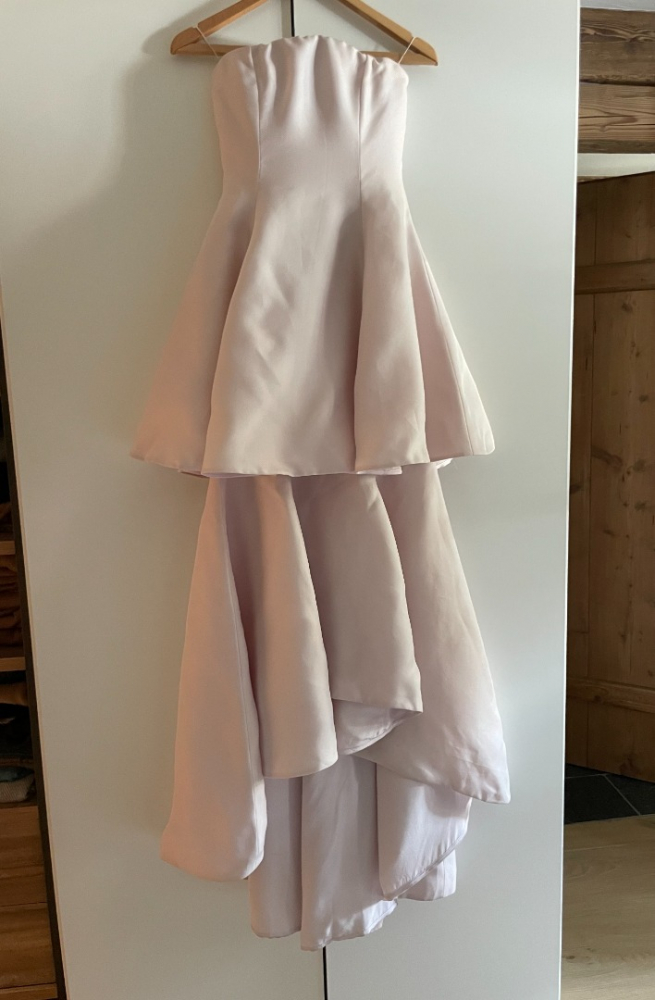 Christian Dior Robe en soie pâle avec traîne