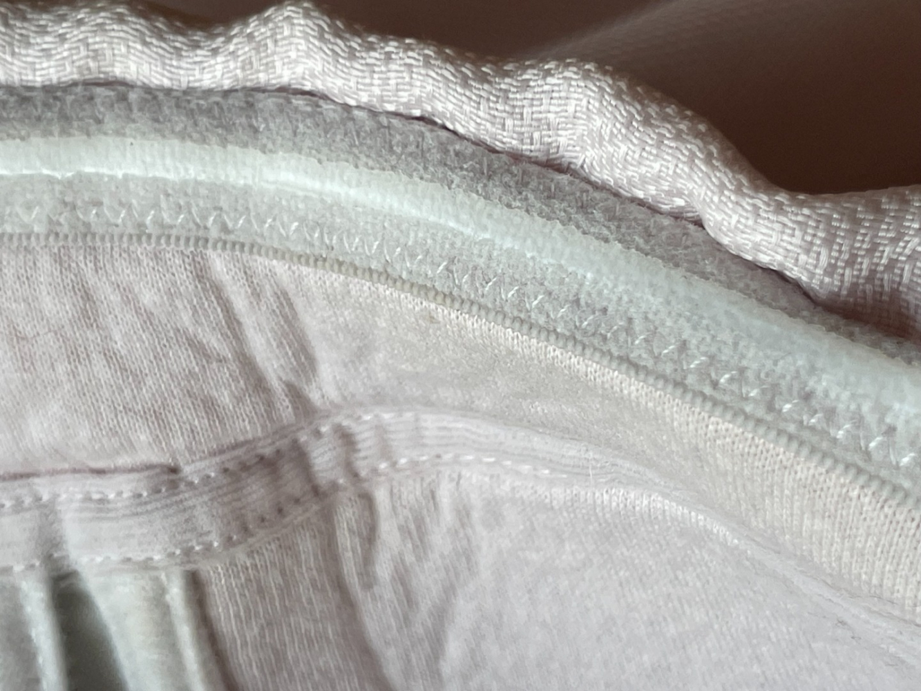 Christian Dior Robe en soie pâle avec traîne