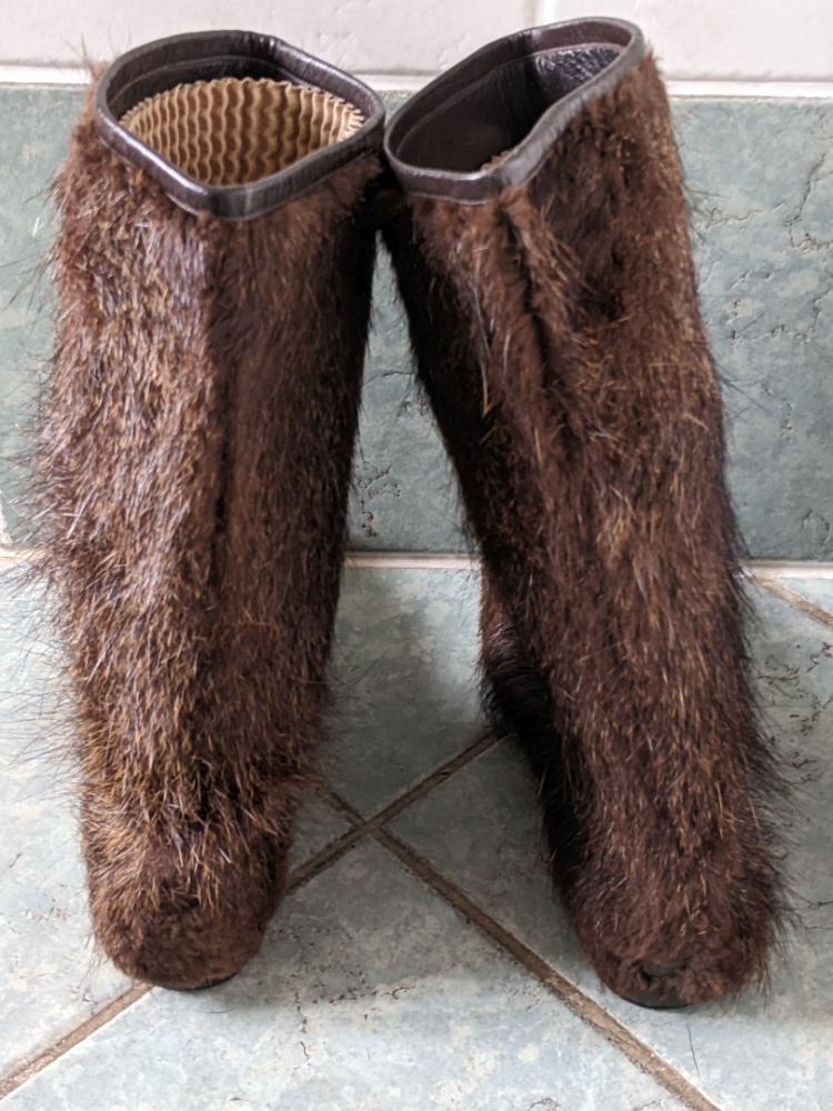 Gucci Mid-season leather/coyote fur boots