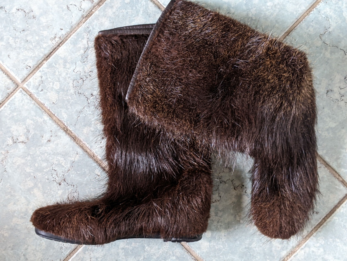 Gucci Mid-season leather/coyote fur boots