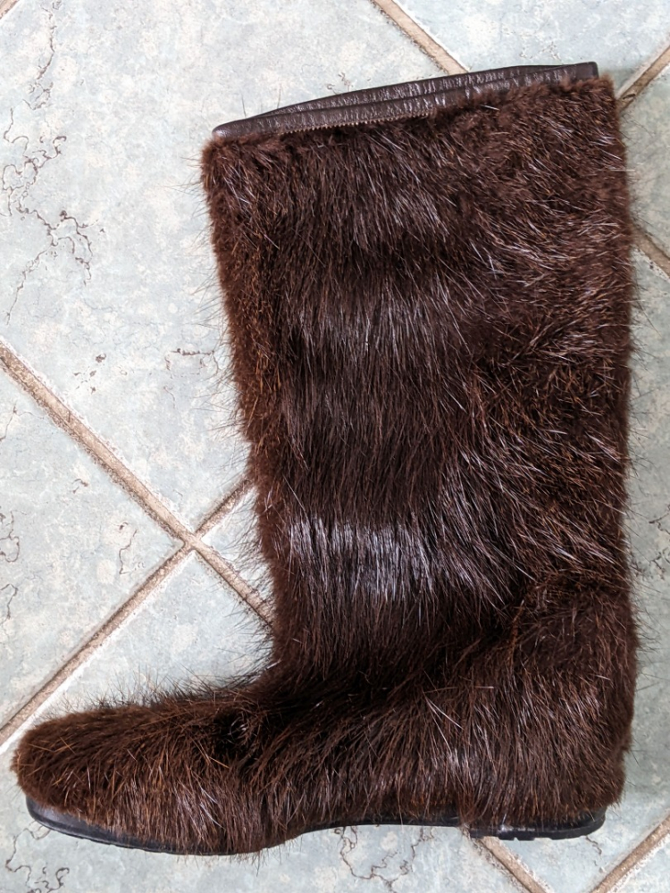 Gucci Mid-season leather/coyote fur boots
