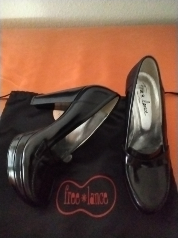 Free Lance Pumps