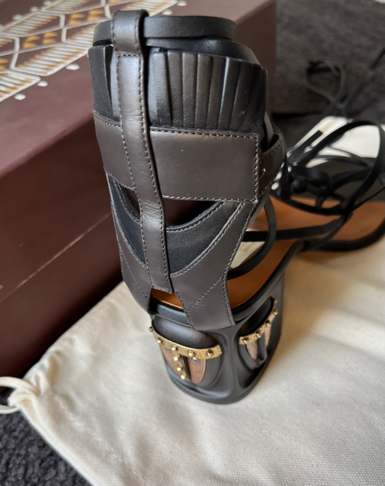 Valentino Sandales à talons en cuir lacé