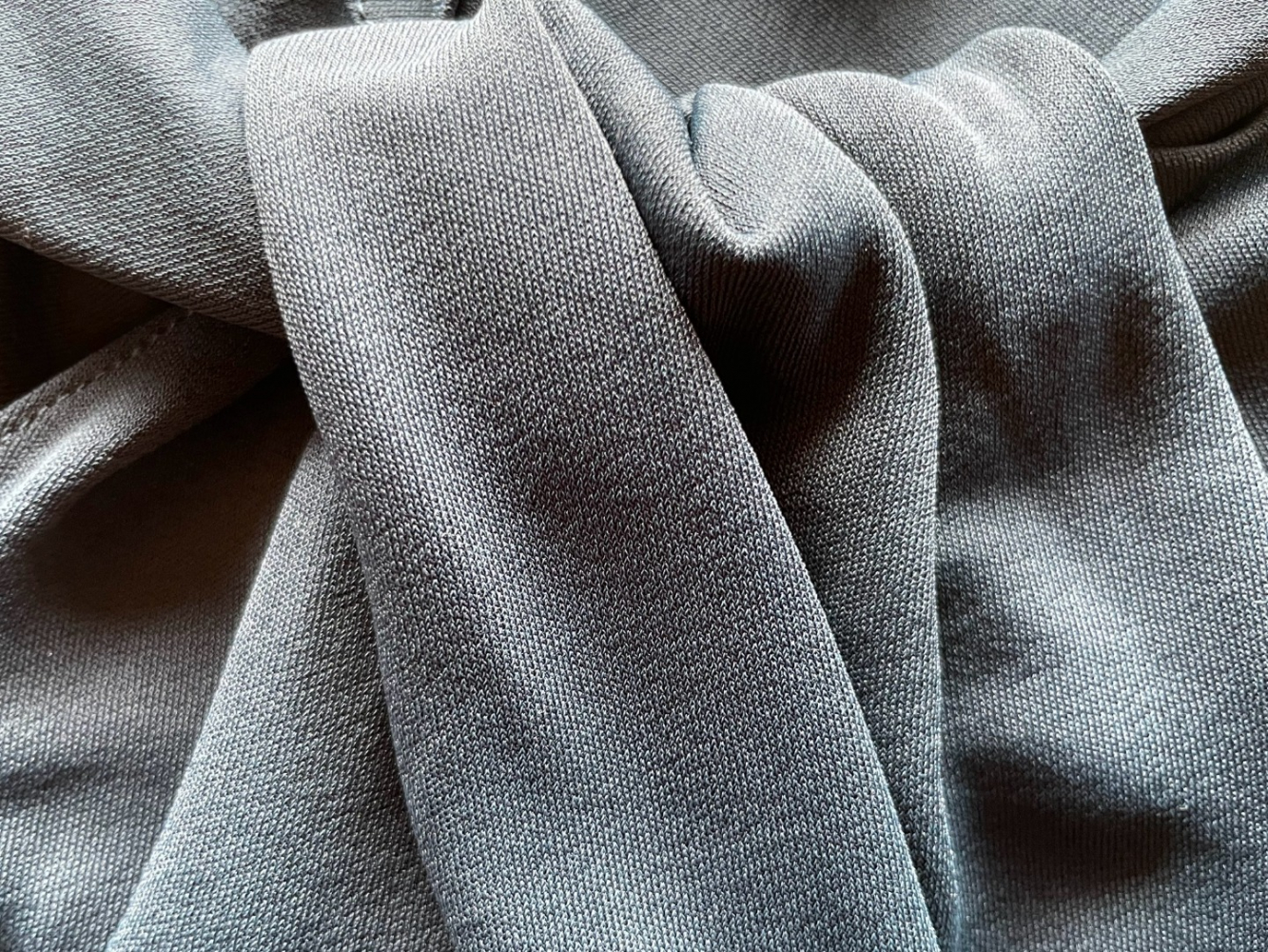 Givenchy Dos nu élégamment drapé en bleu sarcelle profond