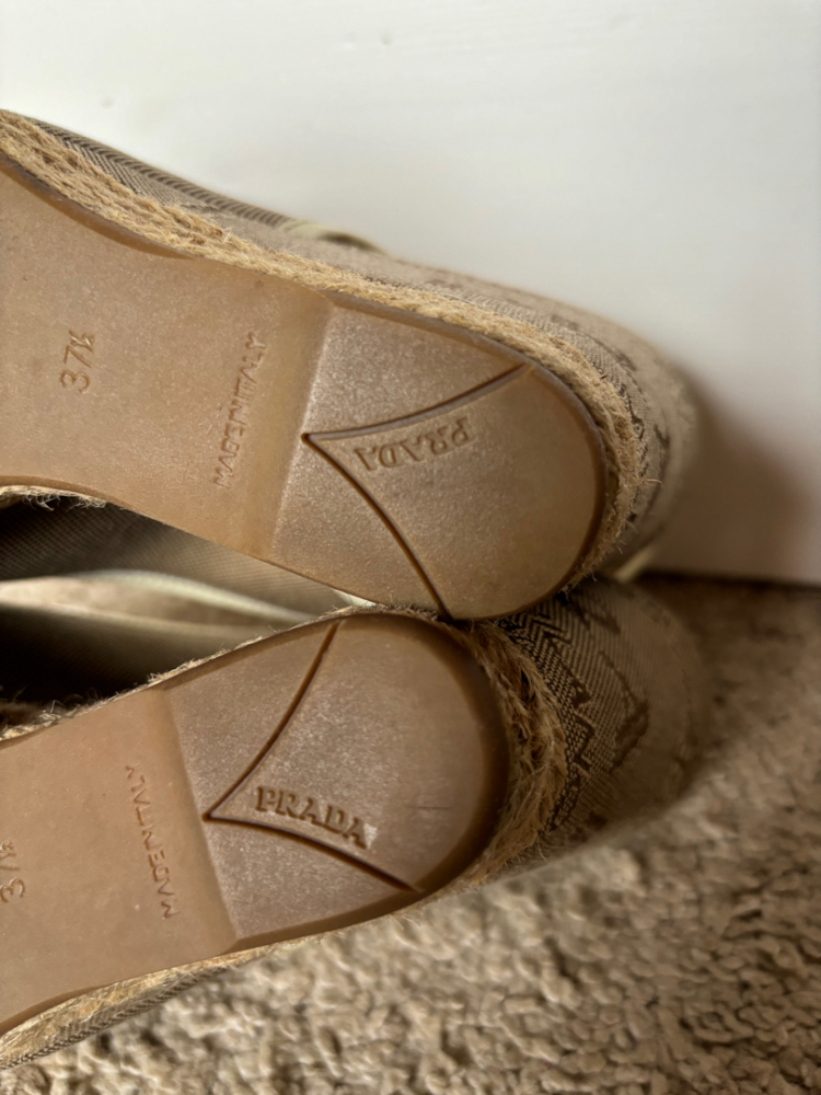 Prada Semelles compensées peep toe