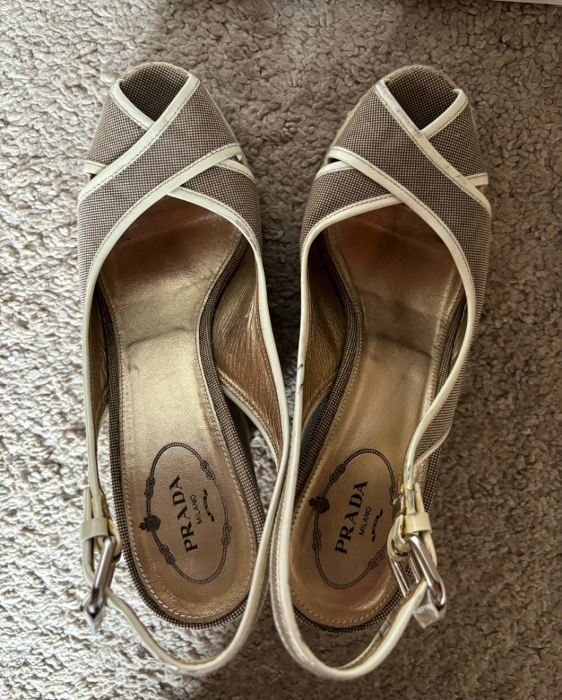 Prada Semelles compensées peep toe