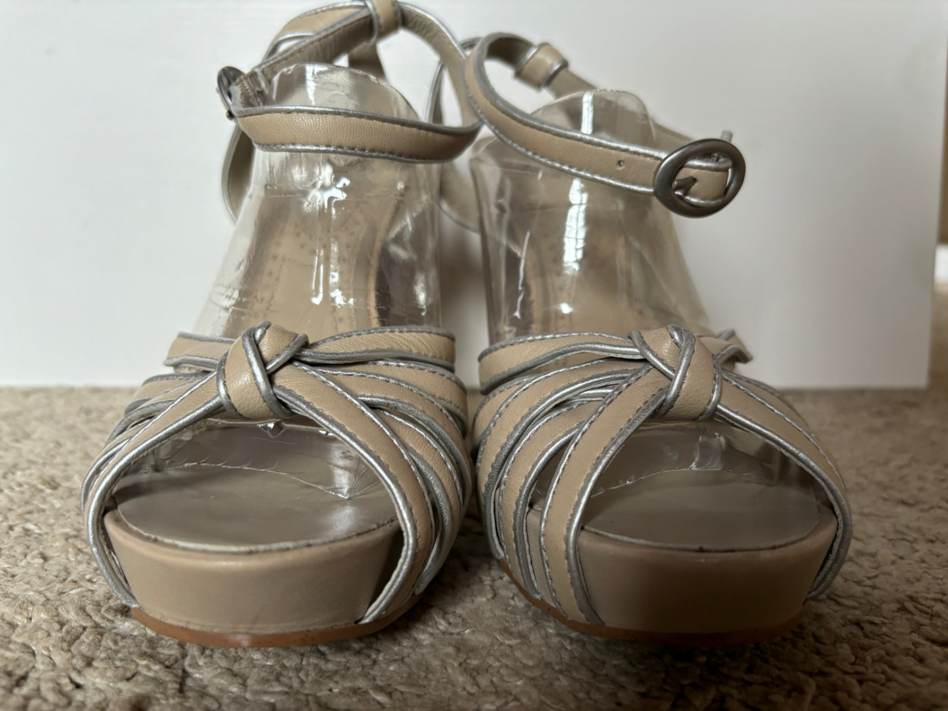 Ash Magnifiques chaussures compensées en cuir souple nude avec détails argentés