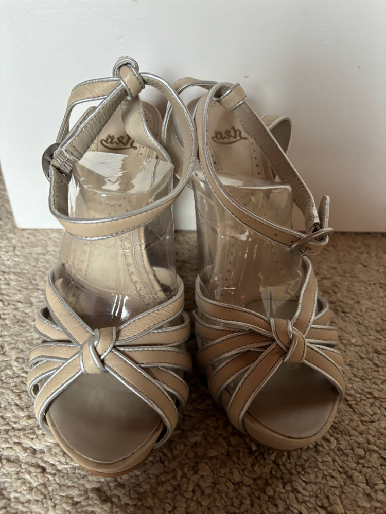 Ash Magnifiques chaussures compensées en cuir souple nude avec détails argentés