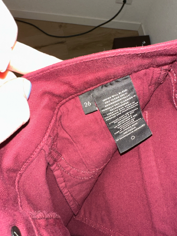 J Brand Rote Jeans mit Metallbeschichtung, abgeschnitten