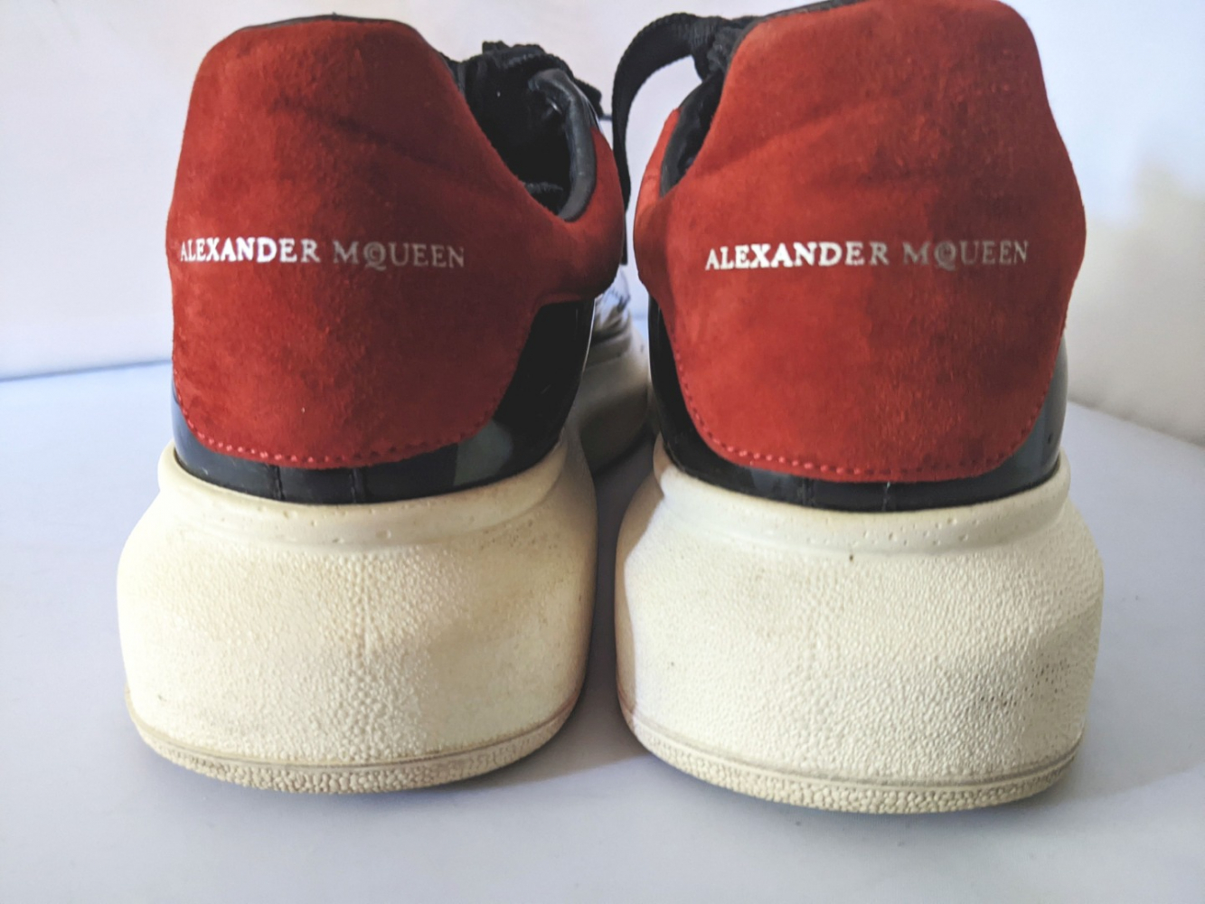 Alexander McQueen Sneakers aus Lackleder