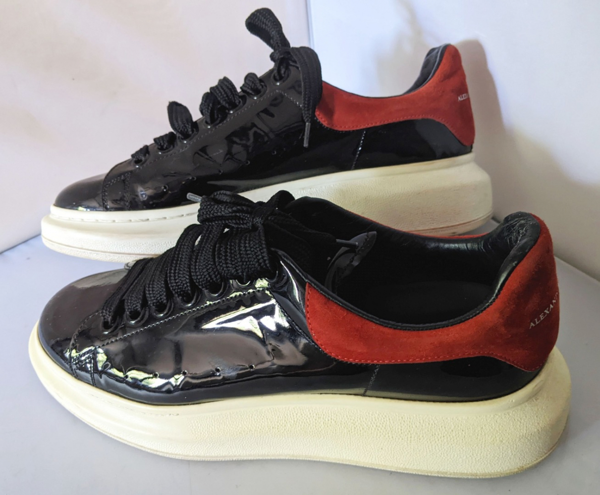 Alexander McQueen Sneakers aus Lackleder