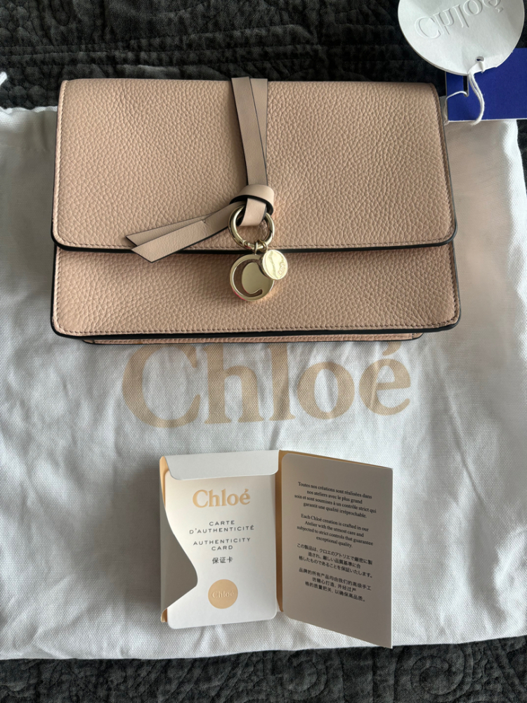 Chloé Alphabet