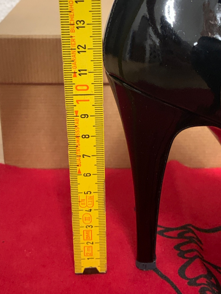 Christian Louboutin Decollette 868 100