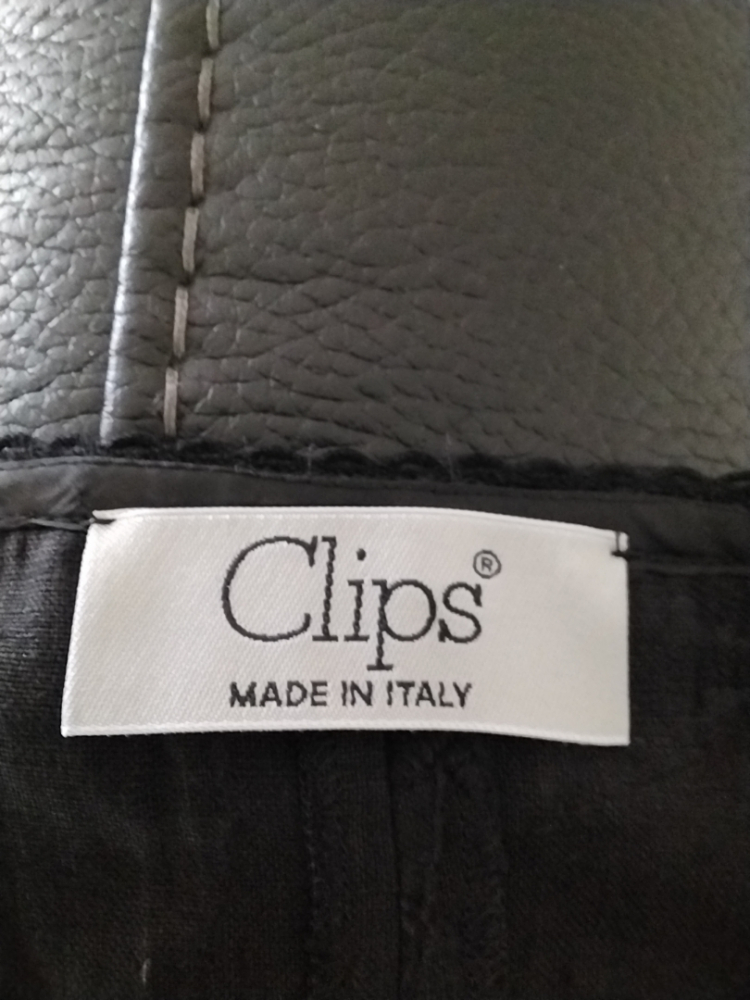 Clips Élégant Top noir de Clips.