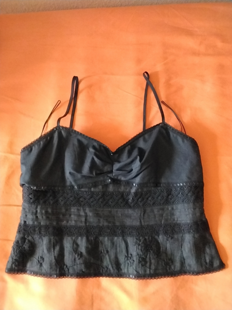 Clips Élégant Top noir de Clips.