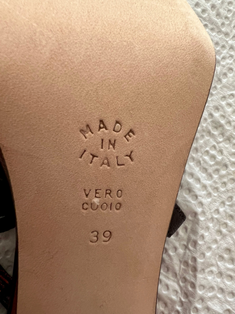 Pollini Sandales très raffinés de Pollini.