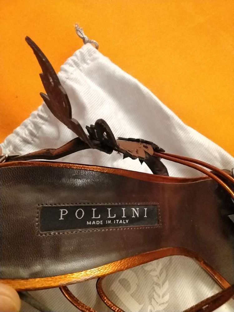 Pollini Sandales très raffinés de Pollini.