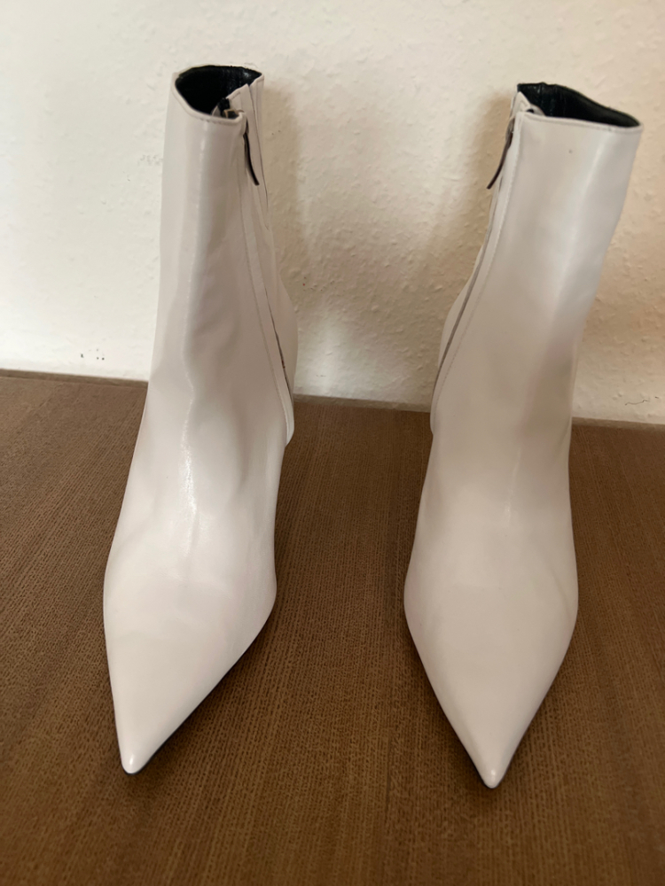 Barbara Bui White leather ankle boot
