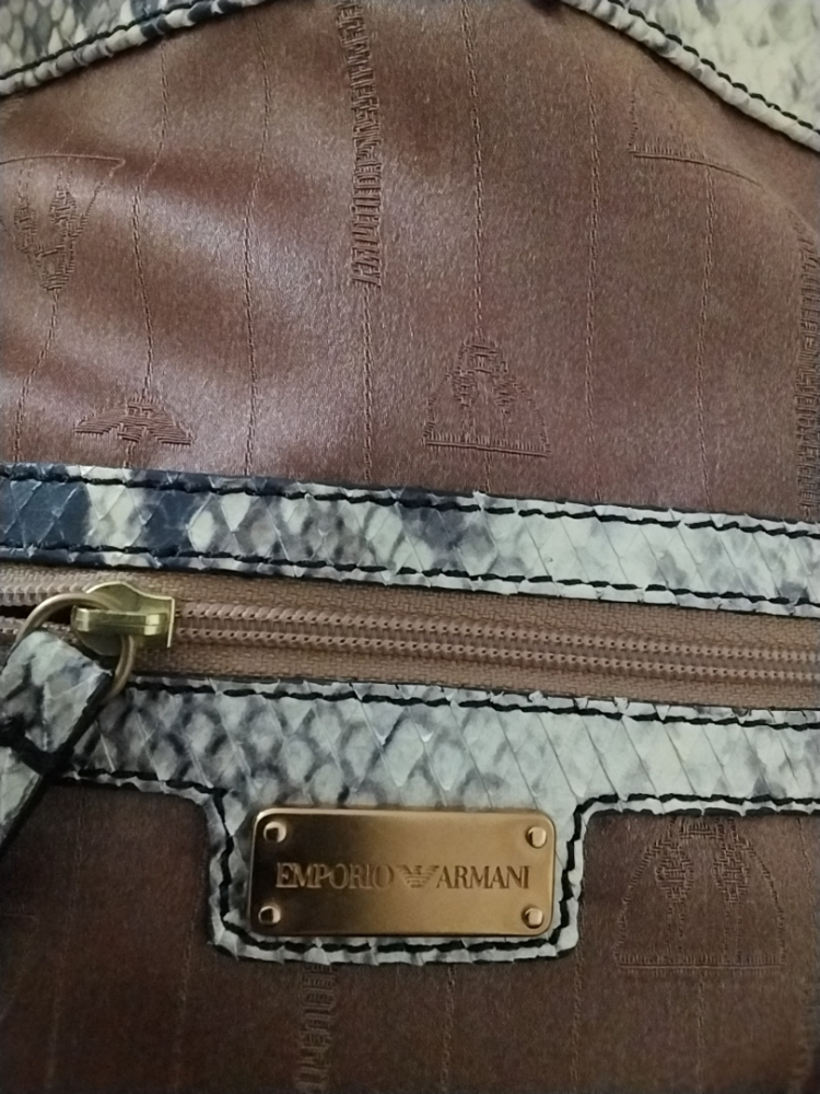 Emporio Armani Drand Handtasche NEU von Emporio Armani.