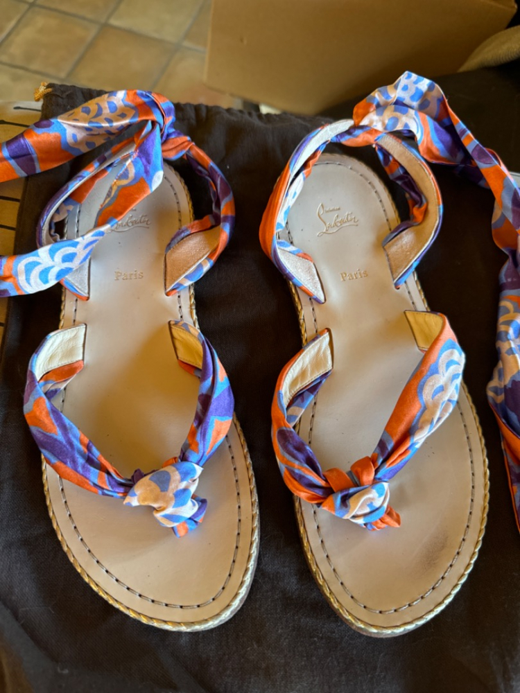 Christian Louboutin Sandales en cuir à lacer bande en soie