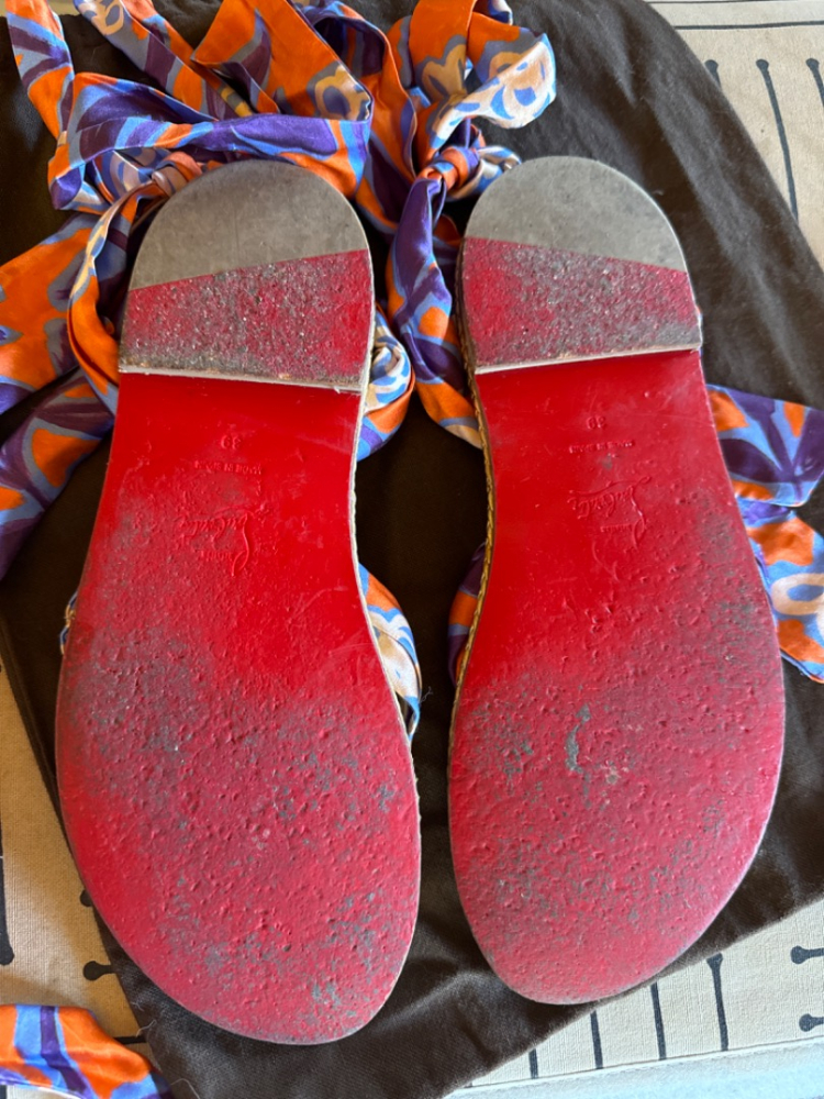 Christian Louboutin Sandales en cuir à lacer bande en soie