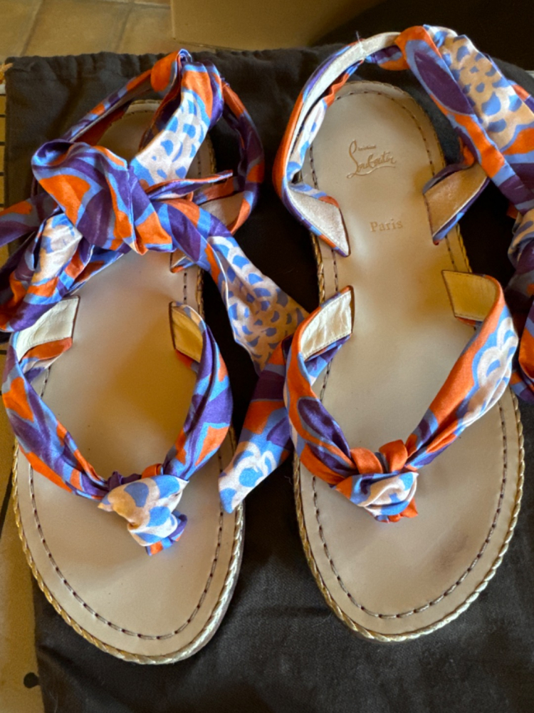 Christian Louboutin Sandales en cuir à lacer bande en soie