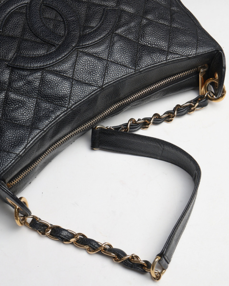 Chanel Classic Caviar Cc Hobo Bag