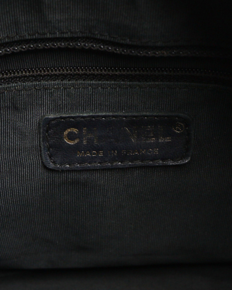 Chanel Classic Caviar Cc Hobo Bag