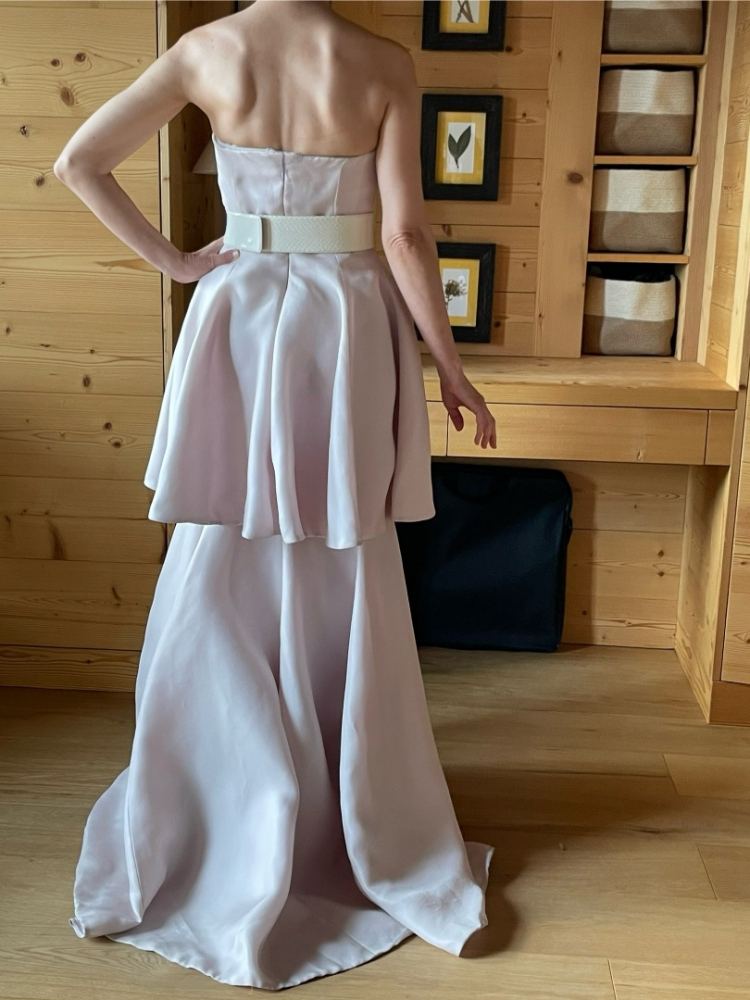 Christian Dior Robe en soie pâle avec traîne