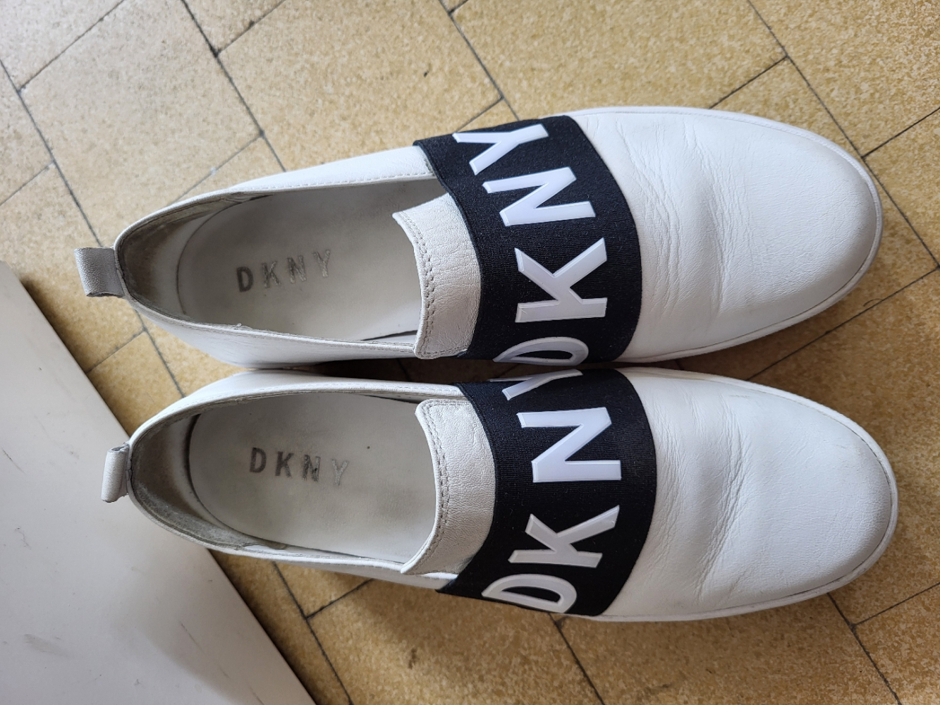 DKNY Loafer
