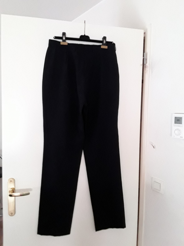 SONIA BOGNER Nouveau pantalon en laine.