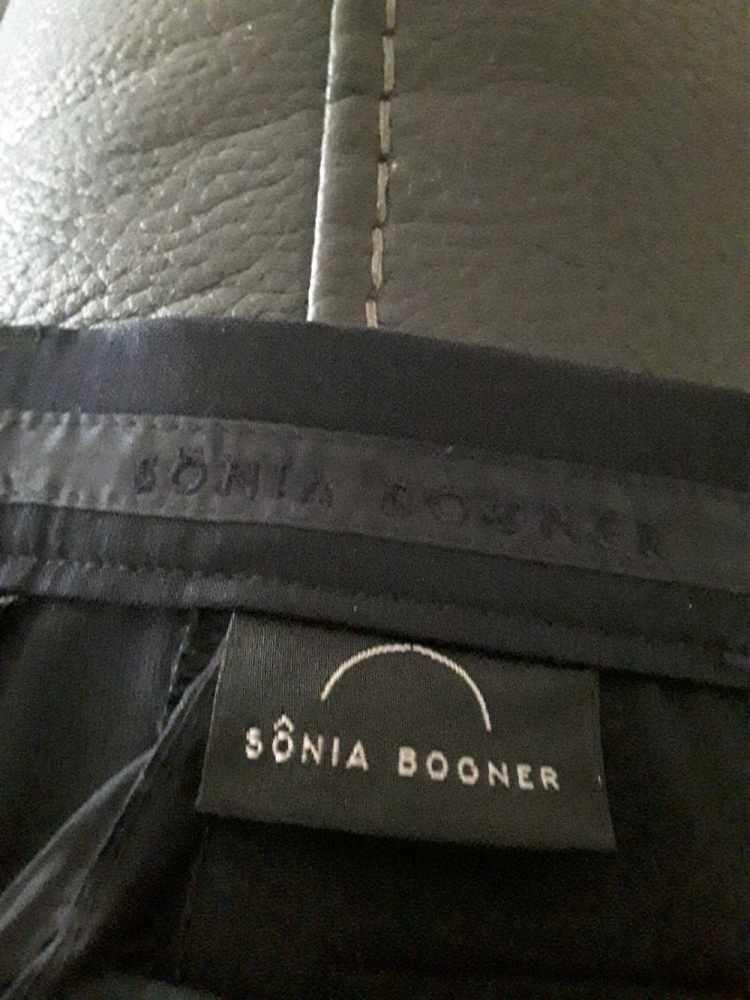 SONIA BOGNER Nouveau pantalon en laine.