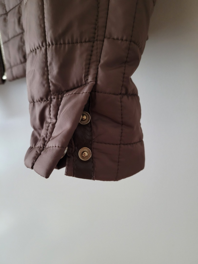 Massimo Dutti Elégante veste matelassée Massimo Dutti, couleur café/taupe, très jolie aspect surpiqué et chic