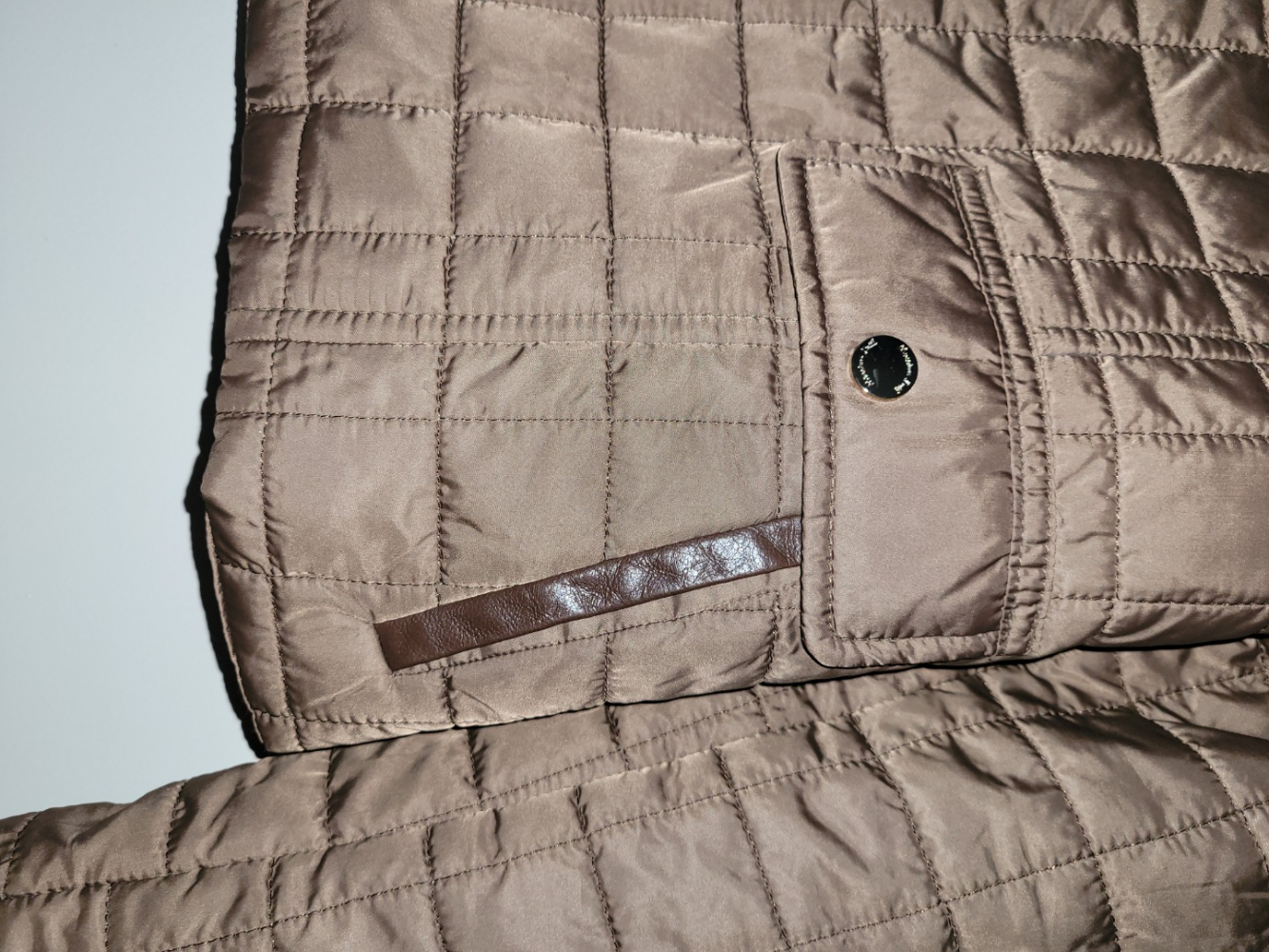 Massimo Dutti Elégante veste matelassée Massimo Dutti, couleur café/taupe, très jolie aspect surpiqué et chic