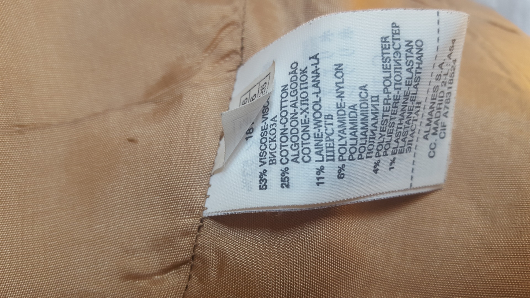 Alain Manoukian Magnifique tailleur veste et pantalon Alain Manoukian couleur beige bronze