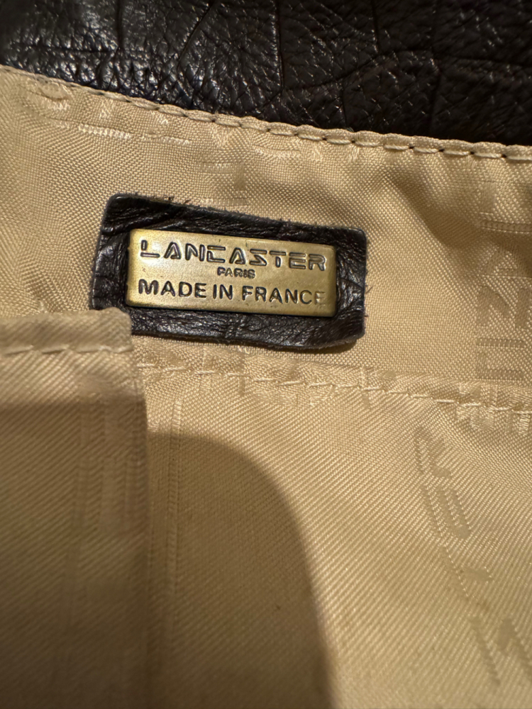 Lancaster Paris Lancaster TBEG dunkelbraune Lederhandtasche mit Krokodil-Effekt